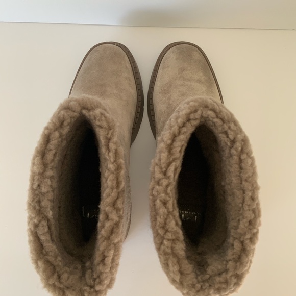 Marc Fisher Vina Light Natural Suede Short Lug Sole Boots Women’s Size 9.5 NWOB - Picture 11 of 16